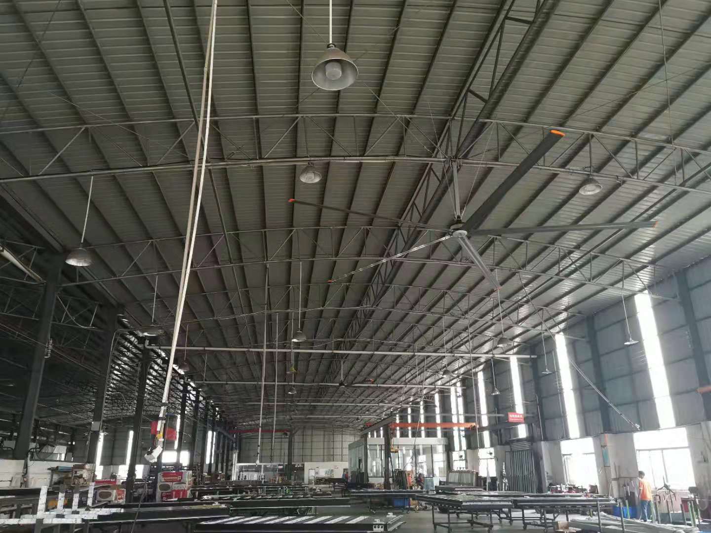 为什么大型厂房更适合安装超大工业吊扇?